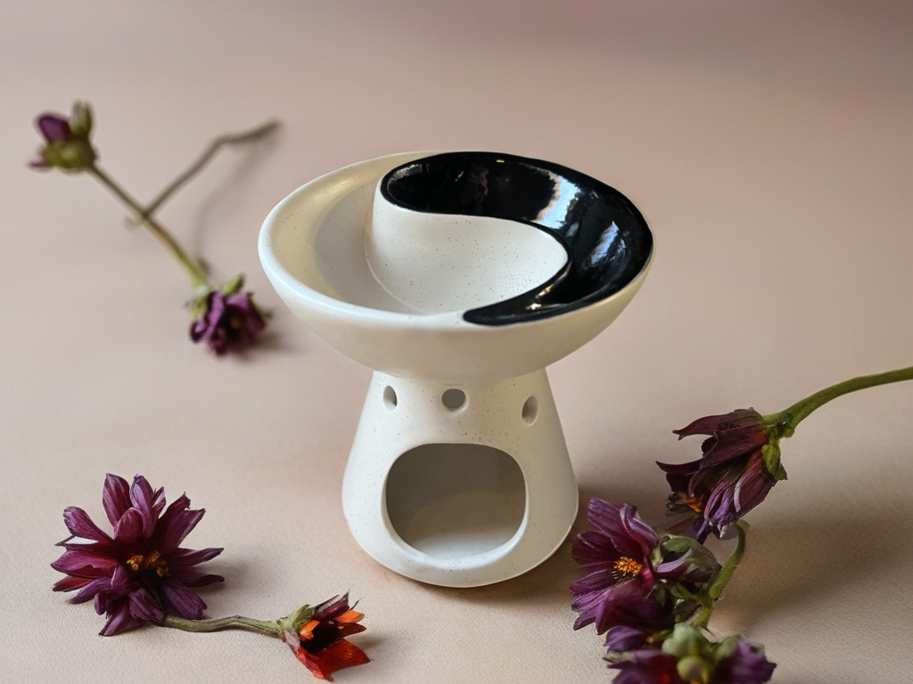 Yin Yang Oil/Wax Burner