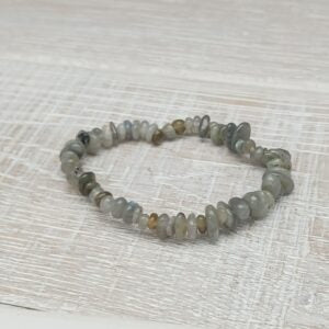 Labradorite chip bracelet